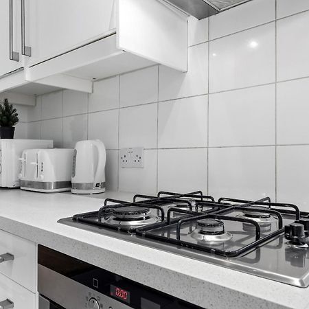 Luxury 4-Bedroom Modern Flat In Central London Steps From Station, Sleeps 9 In Style! Экстерьер фото