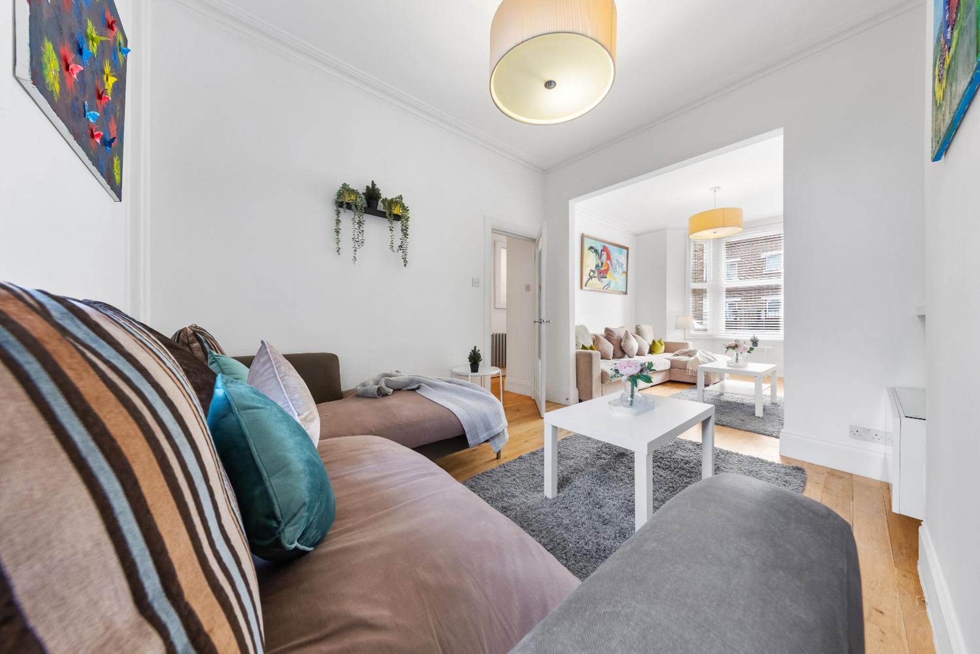 Luxury 4-Bedroom Modern Flat In Central London Steps From Station, Sleeps 9 In Style! Экстерьер фото