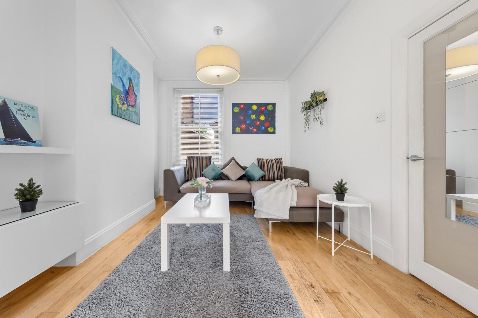 Luxury 4-Bedroom Modern Flat In Central London Steps From Station, Sleeps 9 In Style! Экстерьер фото