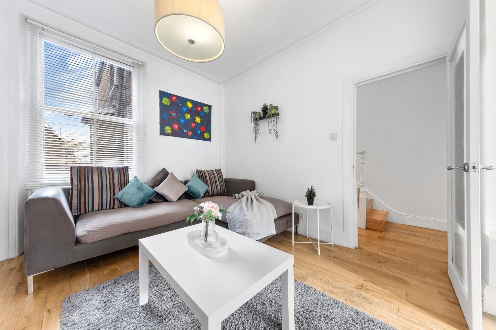 Luxury 4-Bedroom Modern Flat In Central London Steps From Station, Sleeps 9 In Style! Экстерьер фото