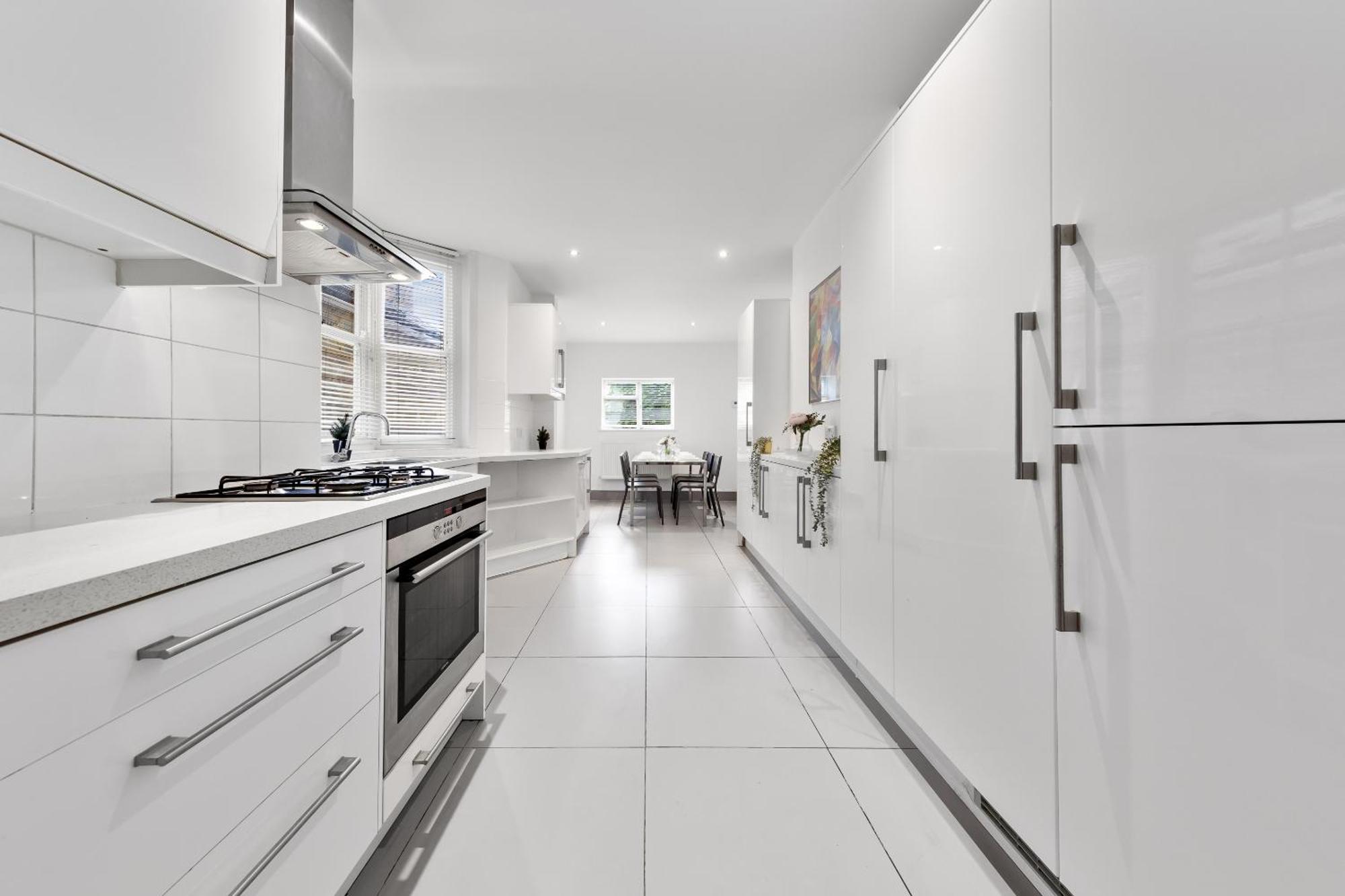 Luxury 4-Bedroom Modern Flat In Central London Steps From Station, Sleeps 9 In Style! Экстерьер фото