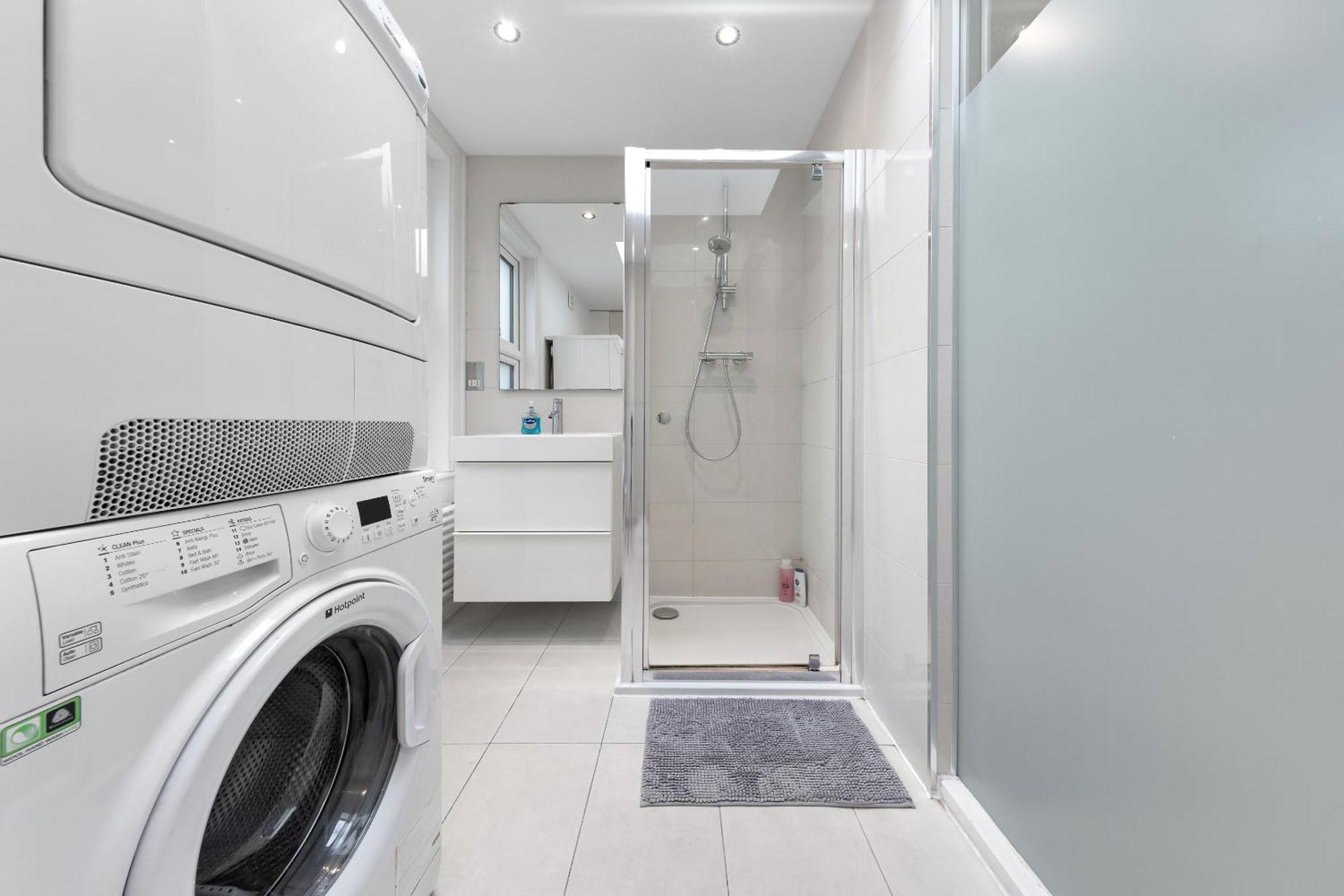 Luxury 4-Bedroom Modern Flat In Central London Steps From Station, Sleeps 9 In Style! Экстерьер фото