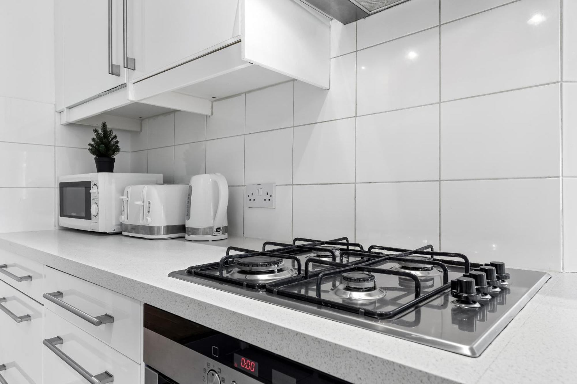 Luxury 4-Bedroom Modern Flat In Central London Steps From Station, Sleeps 9 In Style! Экстерьер фото